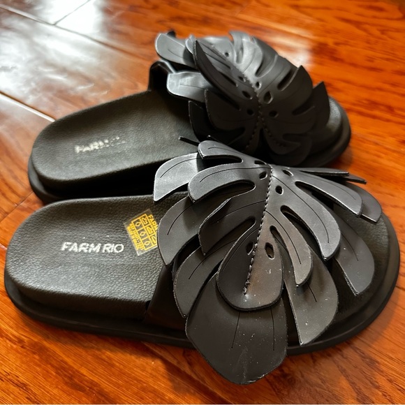 🎉HP🎉 Farm Rio Monstera Slide Black Sz7 Like New PRICED TO SELL!! - Picture 3 of 6